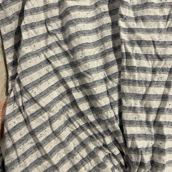 Motherhood maternity top size medium - Picture 2 of 3